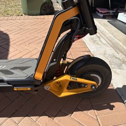 Electric scooter