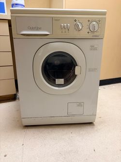 Free cabinets and washer/dryer