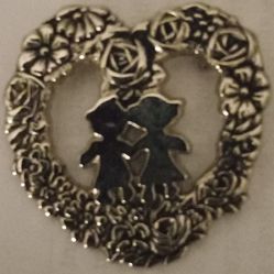 Silvertone R/G Awards Pin/Brooch Charlotte 98-99 Floral Heart w Childrens Silhouettes in Center