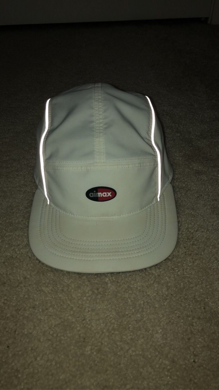 Supreme White Hat 