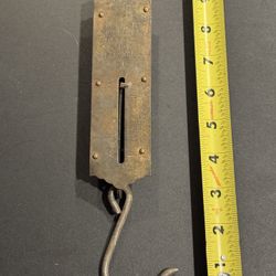 Landers Improved Balance No 2 Vintage Hanging Spring Scale 50Lb Capacity & Hook. This item is in good used working condition