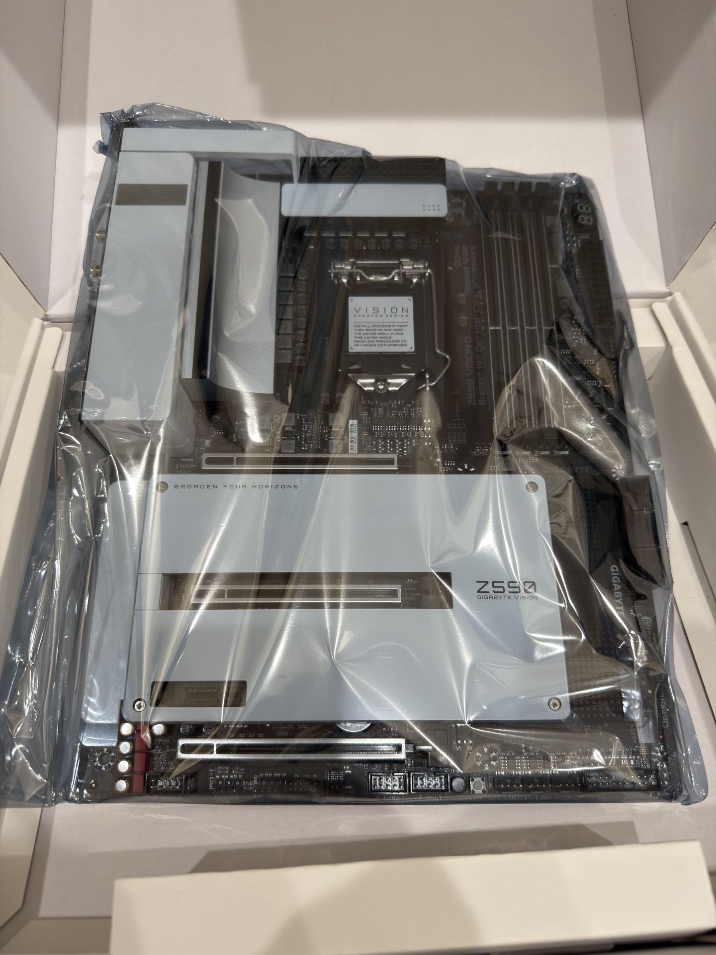 Gigabyte Z590 Vision D Motherboard LGA 1200 ATX