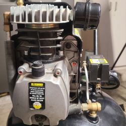 Central Pneumatic 125 Psi 2.5hp 21gal Air Compressor 
