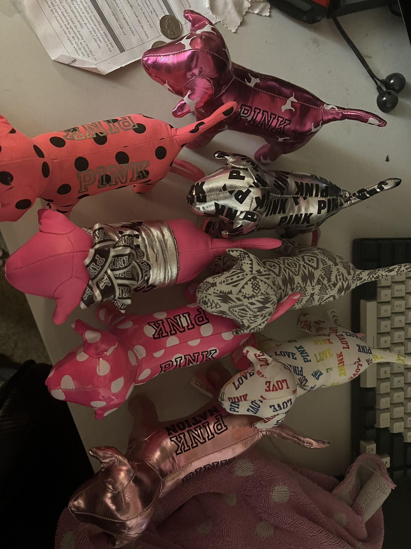 Vs Pink Dogs