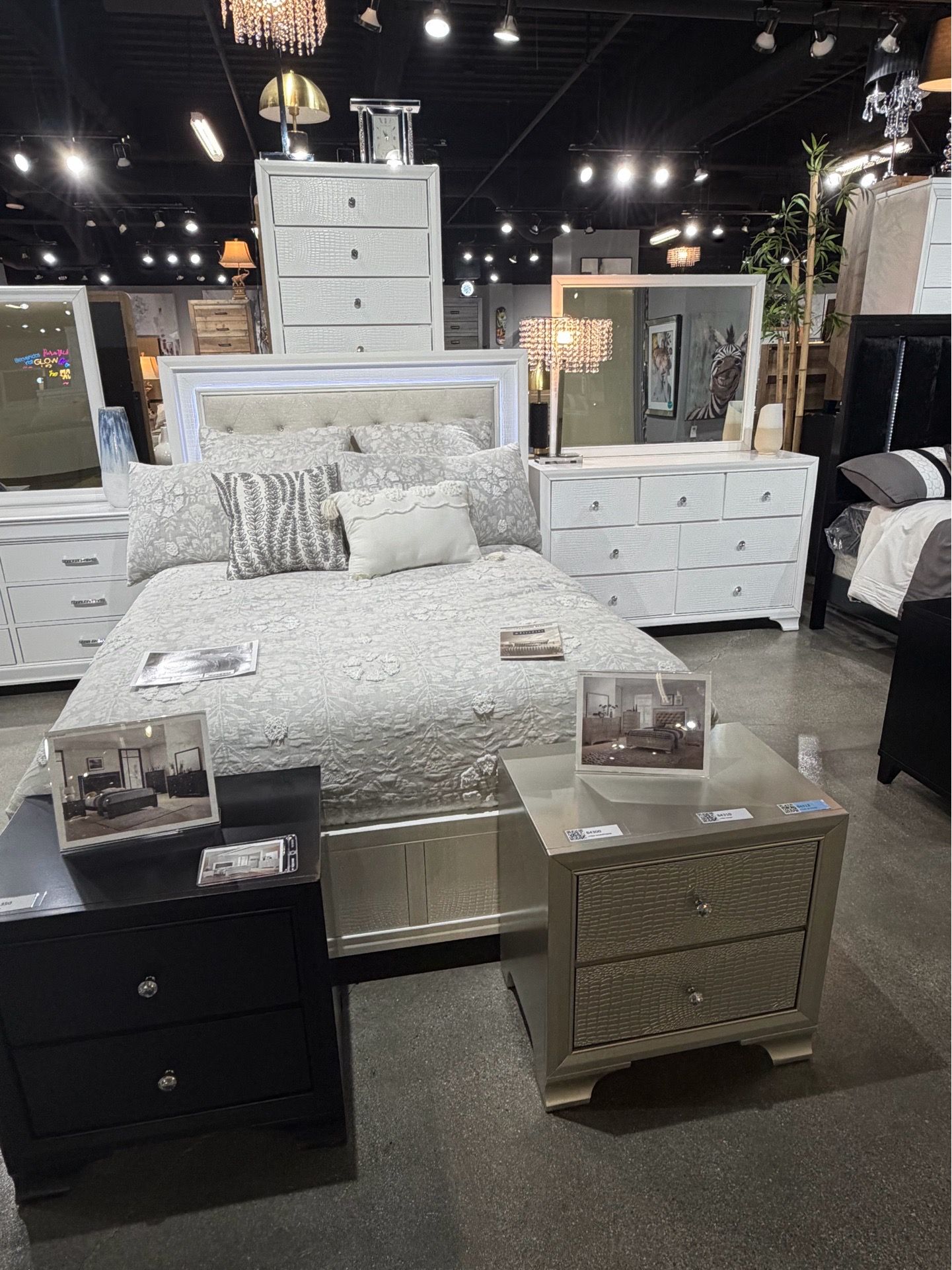 4Pc Queen Bedroom Set
