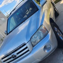 2005 Toyota Highlander base