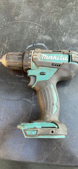 MAKITA xfd10 drill (for parts)
