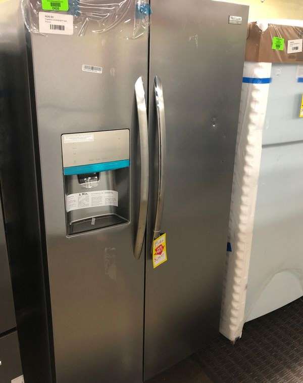 Brand New Frigidaire Gallery Side by Side Refrigerator (Model:LGHX2636TF) L