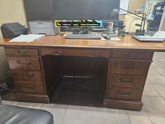 Large Executive Desk – Traditional Wood Office Desk
