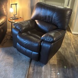 Leather Recliner Great Shape