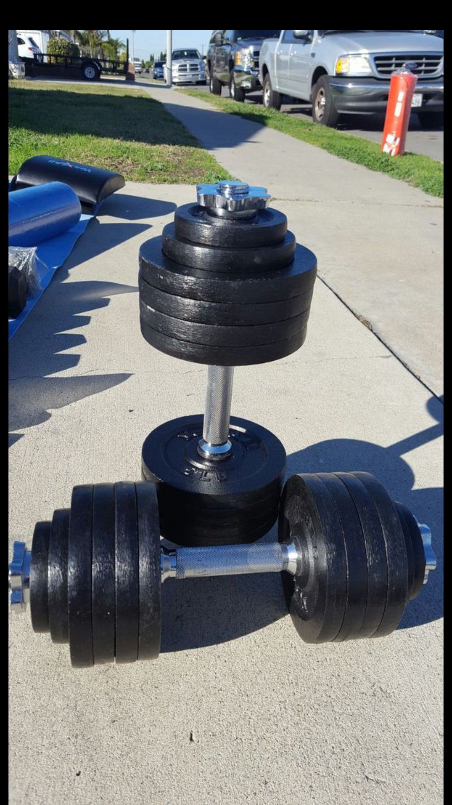 105 LBS. BLACK ADJUSTABLE DUMBELLS (NO LOW BALLERS WILL BE BLOCKED)