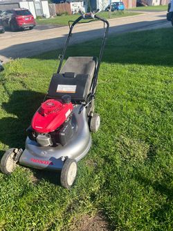 Self propelled lawnmower HONDA