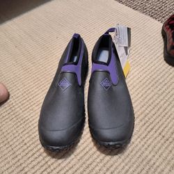 Women's Muck Boots Size 10 (Brand New)