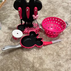 Mini Mouse Kitchen Set