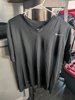 Nike V-Neck Tee - Gray - XL - EUC