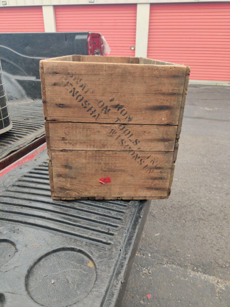 Snap-on Tools, Wooden Toolbox Parentheses (No Lid)