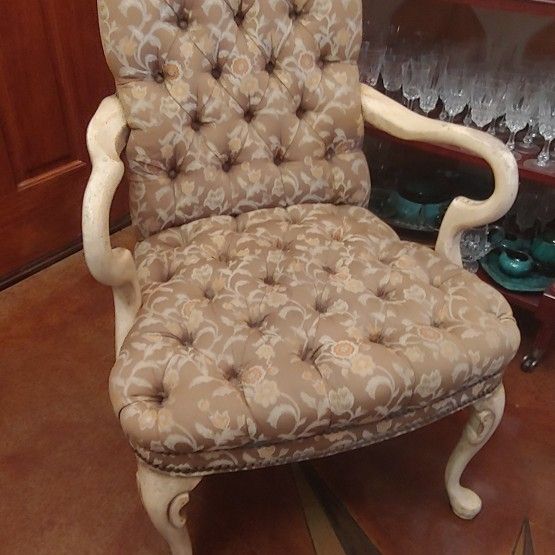 OVERSIZED FAIRFIELD ACCENT CHAIR