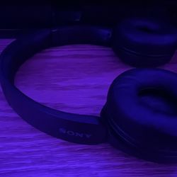 Sony WH-CH520 Wireless Headphones Bluetooth On-Ear Headset with Microphone