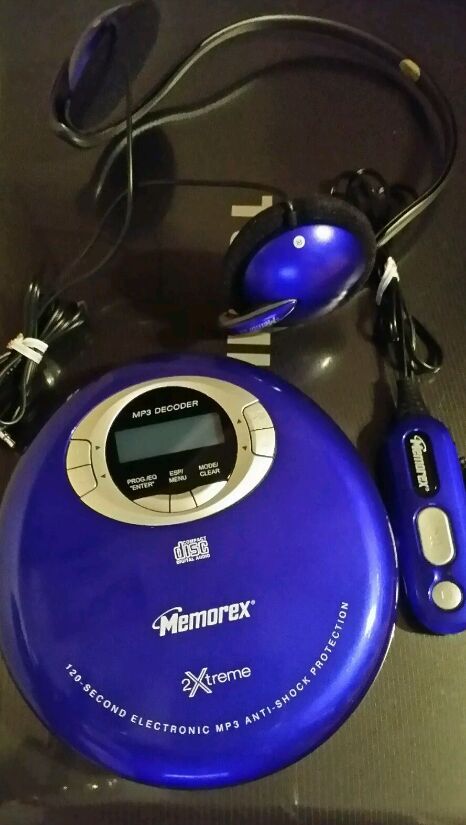 Memorex Extreme 2 mpd8812SIL Portable cd Player Headphones and inline Remote