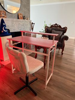Pink writing desk and bear swivel chair