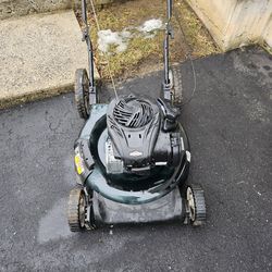 MTD Mower Black 22"