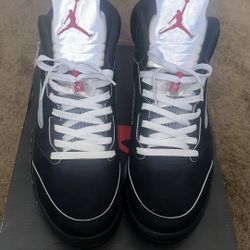 Jordan 5 “Black Metallic” Size 13
