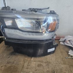 2019 2022 dodge ram1500 driver oem headlight 