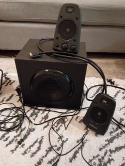 Logitech Z623 THX 400 Watt Home 2.1 Speaker System - Black, S/N 1822GG0016Y8