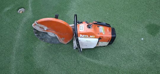 Concrete saw