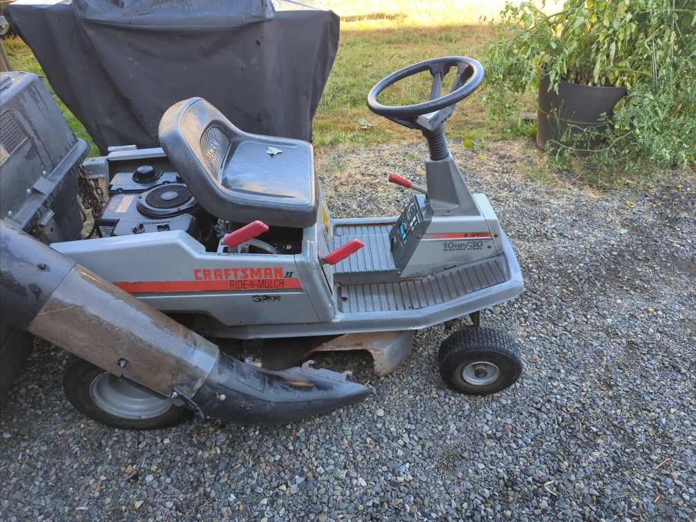 Craftsman 30-in Riding Mower 10 Hp