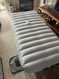 Frontgate Ez Bed Twin Inflatable W built in Pump folds Into Suitcase for Sale in Petaluma CA OfferUp