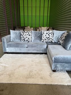 L sectional sofa couch (DELIVERY AVAILABLE)