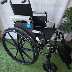 Medline Lightweight Wheelchair for Adults With Swing-Back, Desk-Length Arms, Elevating Leg Rests, Silla De Ruedas
