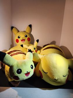 Pokemon Pikachu Plush Lot