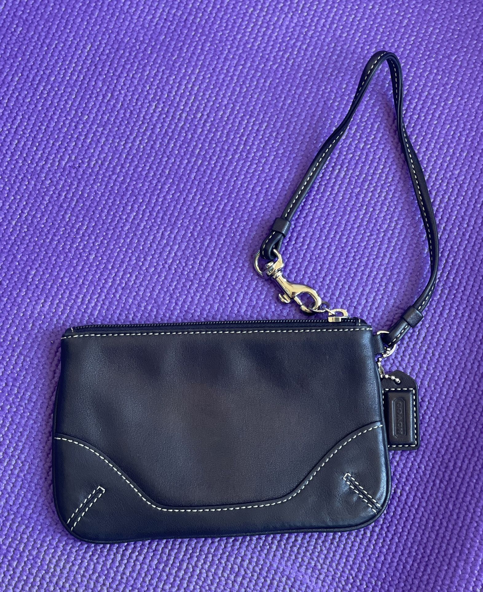 Coach Leather Black Zip Wristlet purse pouch - Excellent