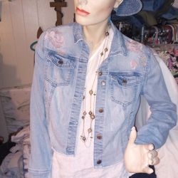 Size S Women's Floral Print Jean Jacket