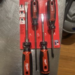 Milwaukee 4 piece Screwdriver Set