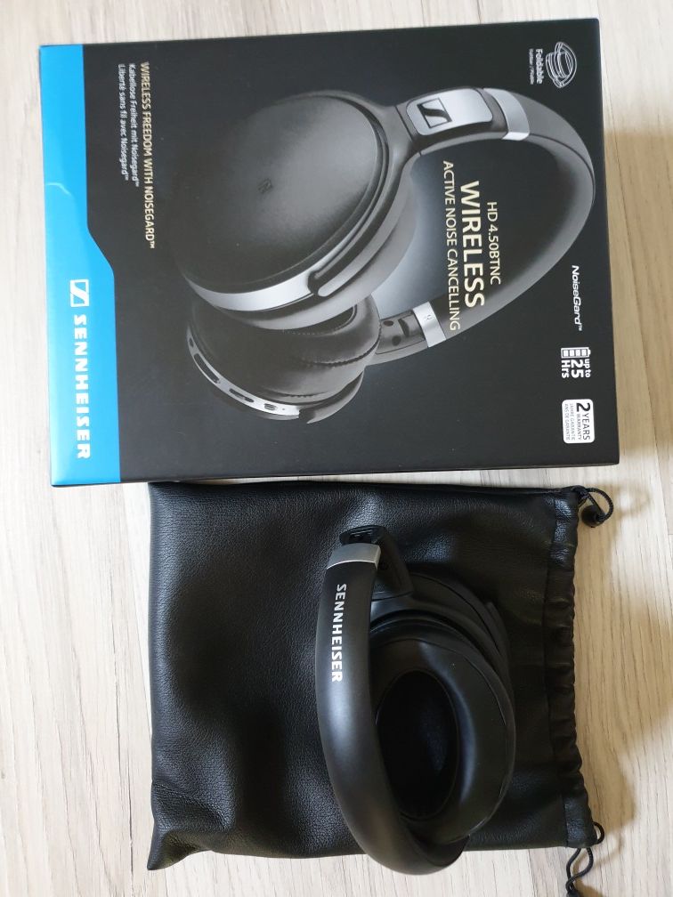 Bluetooth headphones Sennheiser 4.50BTNC Seldomly used! Excellent Condition in box!