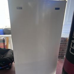 Maytag Deep Freezer 