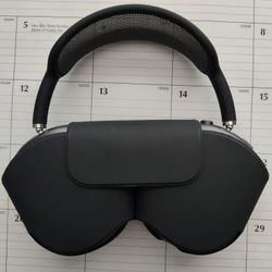 Airpods Pro Max (Excellent Condition)