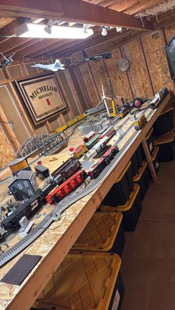Huge Lionel modern lot