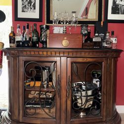 Luxury Solid Wood Home Bar Cabinet with Mirror & Shelves