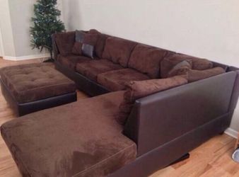 Brand new sectional sofa ! Reversible chaise !