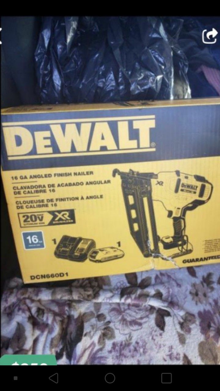 DEWALT 20V MAX XR BRUSHLESS 16GA 2 1/2" FINISH NAILER KIT WITH BATTERY AND CHARGER👍💥👍💥👍🐕