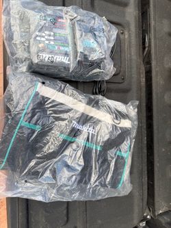 Makita bag and charger