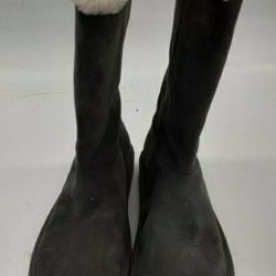 UGG  Boots Size 7