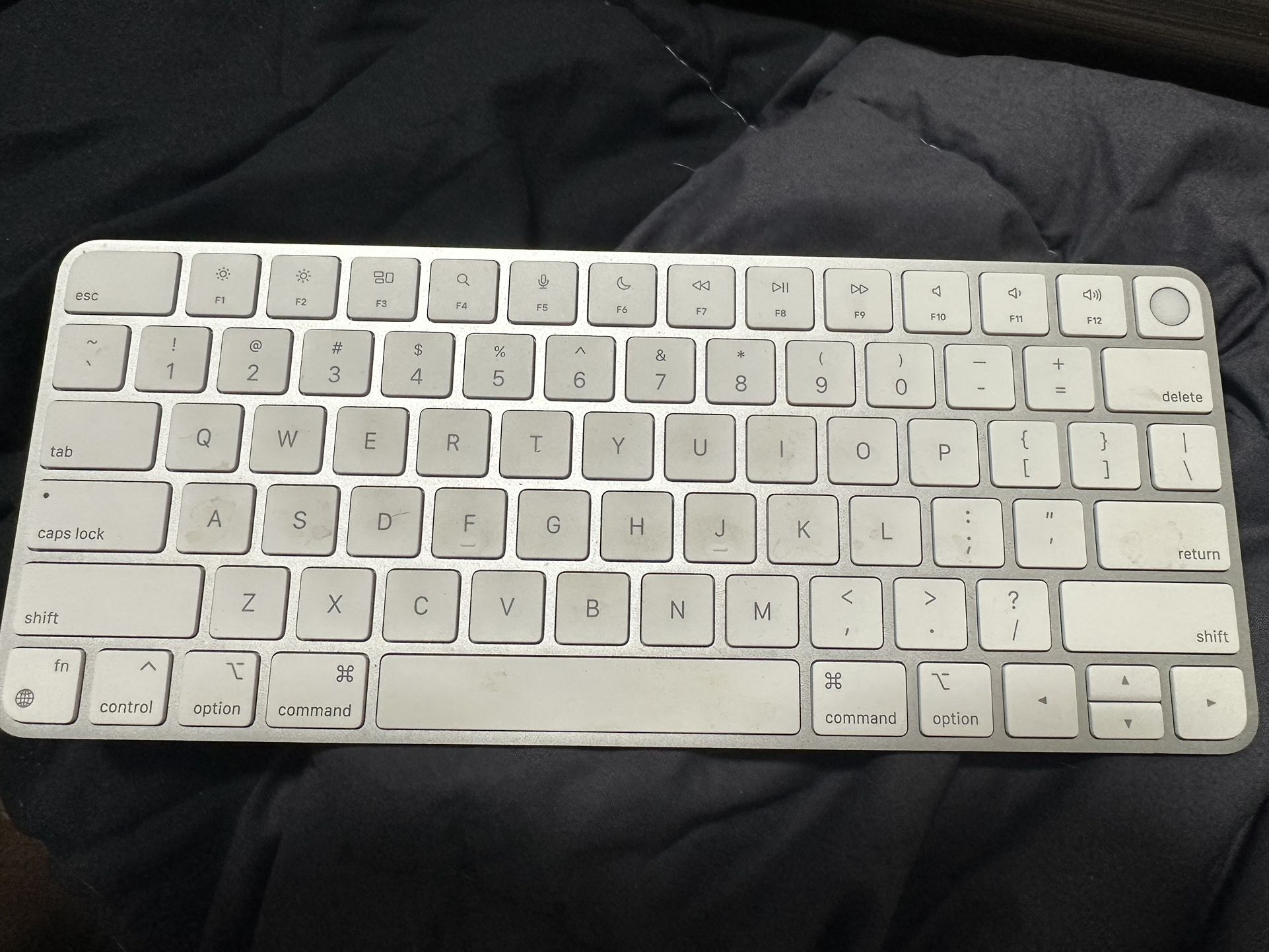 Apple Magic Keyboard - Lightning