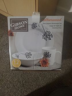 Gibson Home Netherwood Edition Dinnerware 12 Piece Set