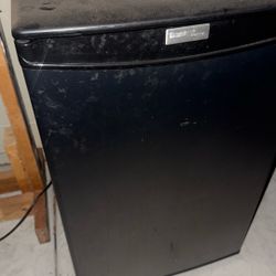 Mini Fridge 