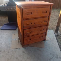 Chest of drawers: height 43 1/2, width 32 1/2, depth 17 1/2